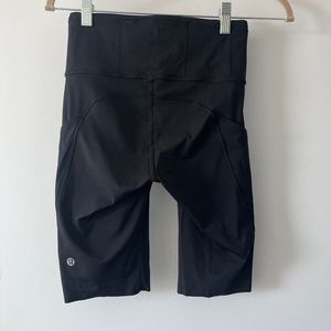 Lululemon Biker with pockets